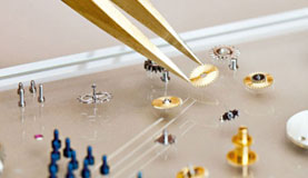 郑州伯爵指定维修门店打开表壳